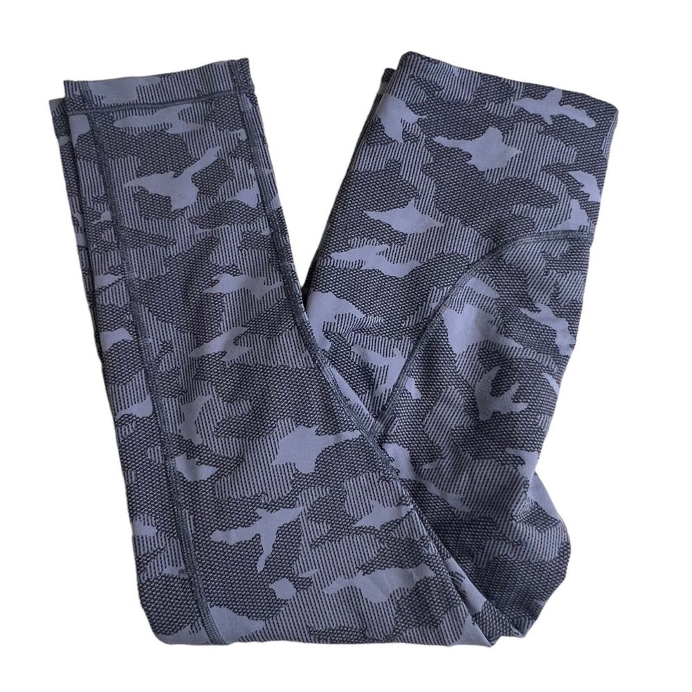 Athleta Womens Purple Ultimate Stash Pocket Texture Camo Capri Leggings Small